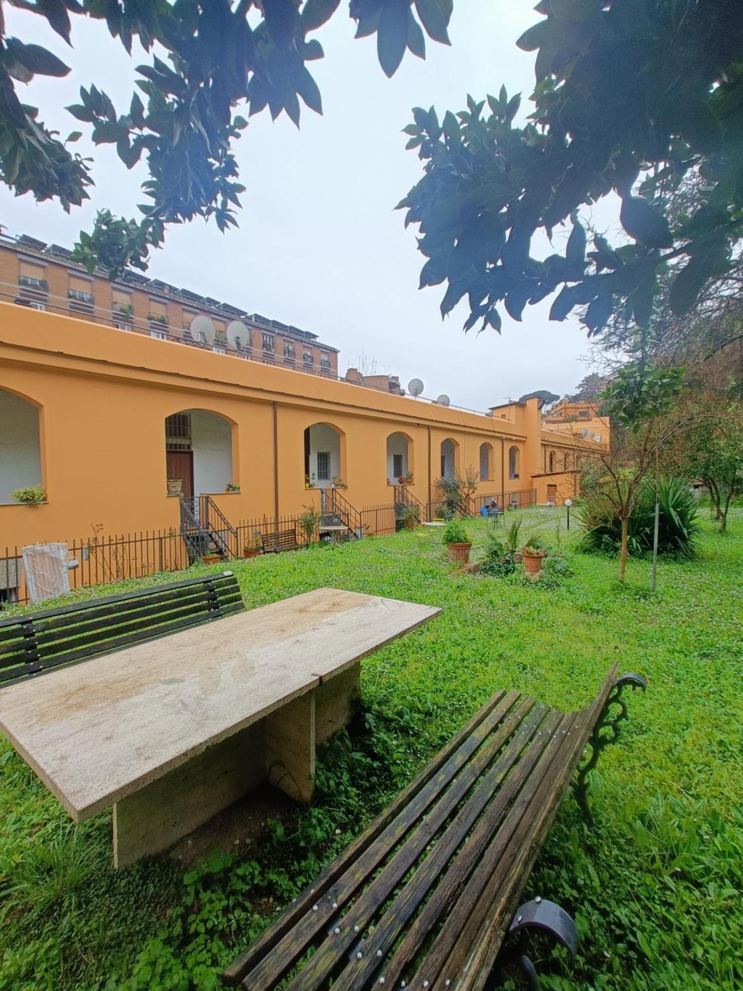 Trastevere In Loft Rome Bagian luar foto